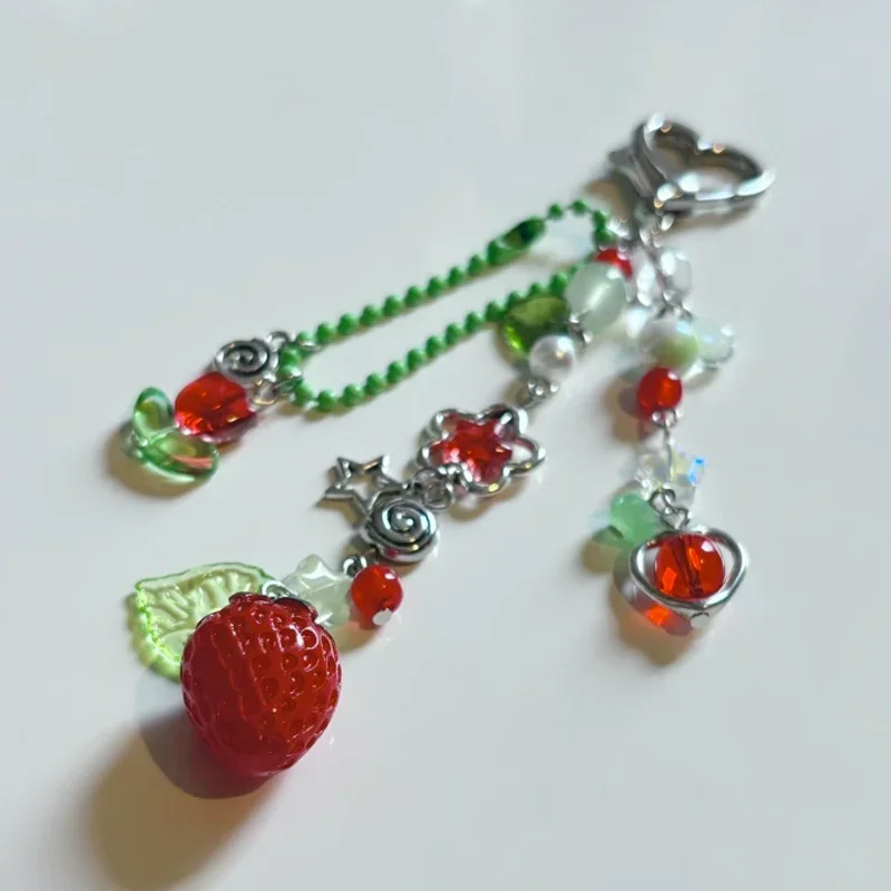 TopBine Simpatico portachiavi a forma di fragola con ciondoli per