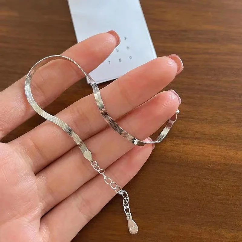 인기있는 925 스털링 실버 스네이크 팔찌 여성을 위한 매력적인 미니멀리스트 스타일 팔찌, 생일 선물 고급 주얼리 무료 배송 