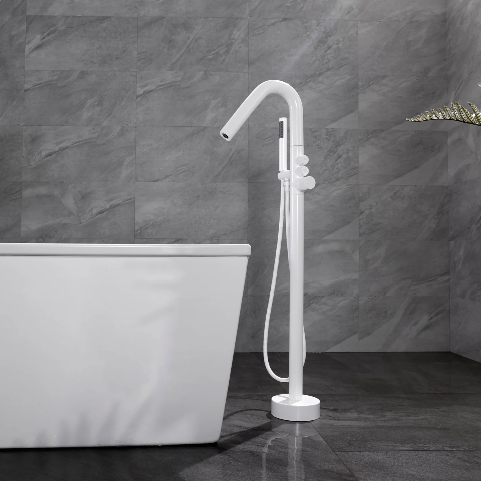 Luxury Gold Bathtub Faucet 4
