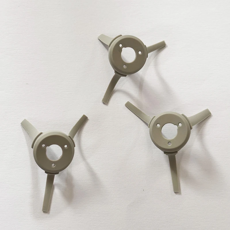 Lot de 8 paires d'hélices DJI emballées dans un sachet transparent.