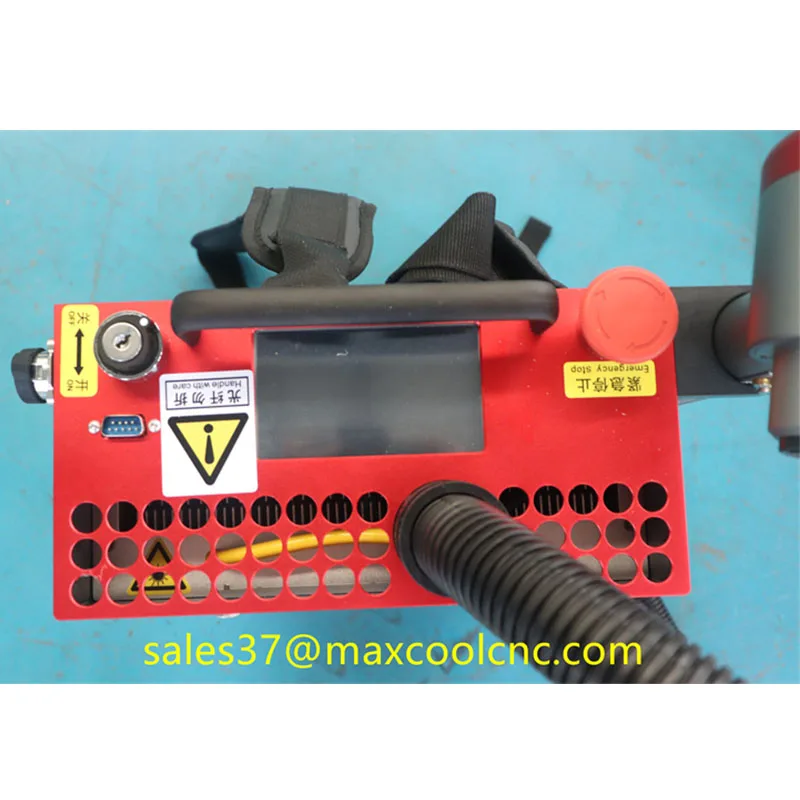 Backpack Laser Rust Removal Cleaning Tool 100W 200W 300W Oxide Layer Paint Laser Cleaning Machine 4