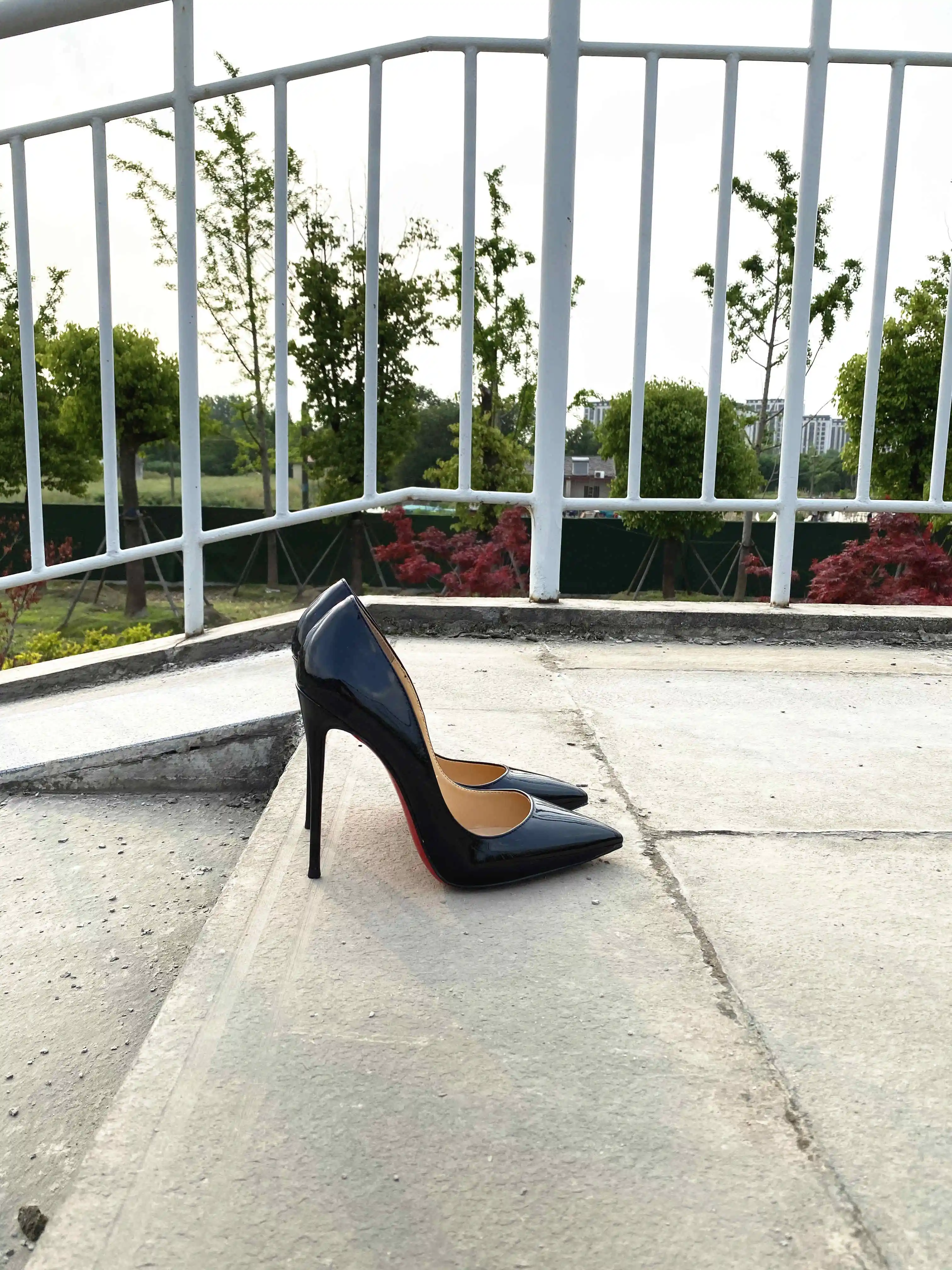 Black patent leather red soled high heels for women 2024 new professional temperament pointed shallow mouth sexy single shoes