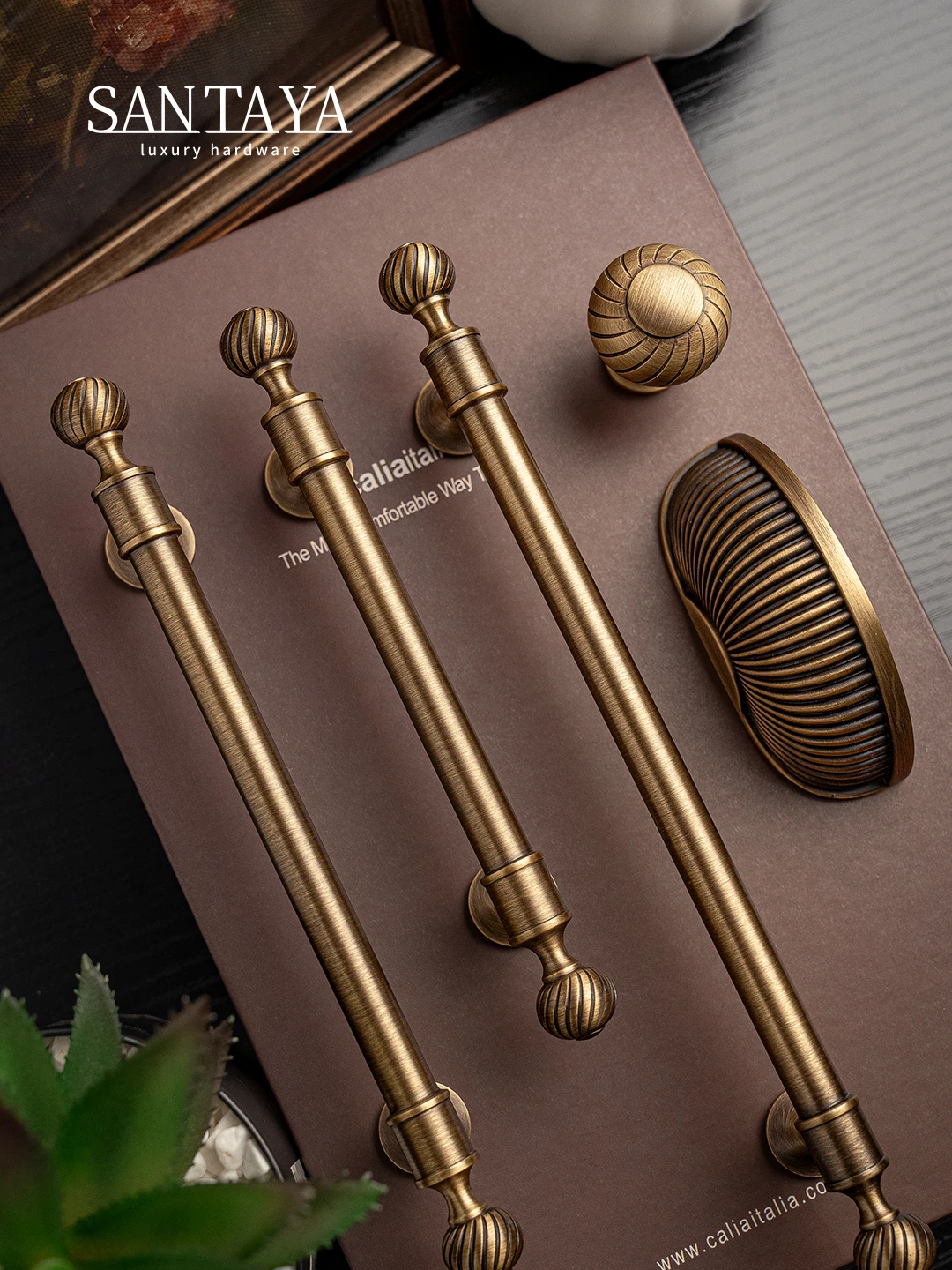 Santaya Brushed Antique Brass Handles Kitchen Cabinet Pull Wardrobe Dresser Drawer Knob Shell Handle Furniture Hardware