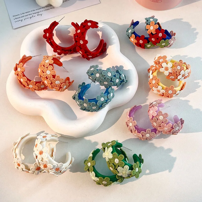 Sweet Cute Colorful Hand Embroidered Flower C-shaped Acrylic Earrings for Women Fashion Jewelry Daily Pendant Gift 2023 New