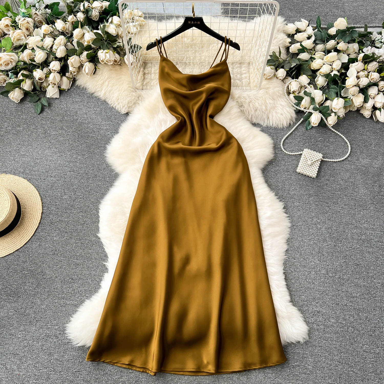 

Сексуальное открытое платье-комбинация с открытой спиной, женское французское высококлассное элегантное облегающее атласное вечернее платье с воротником-стойкой, новинка 2024