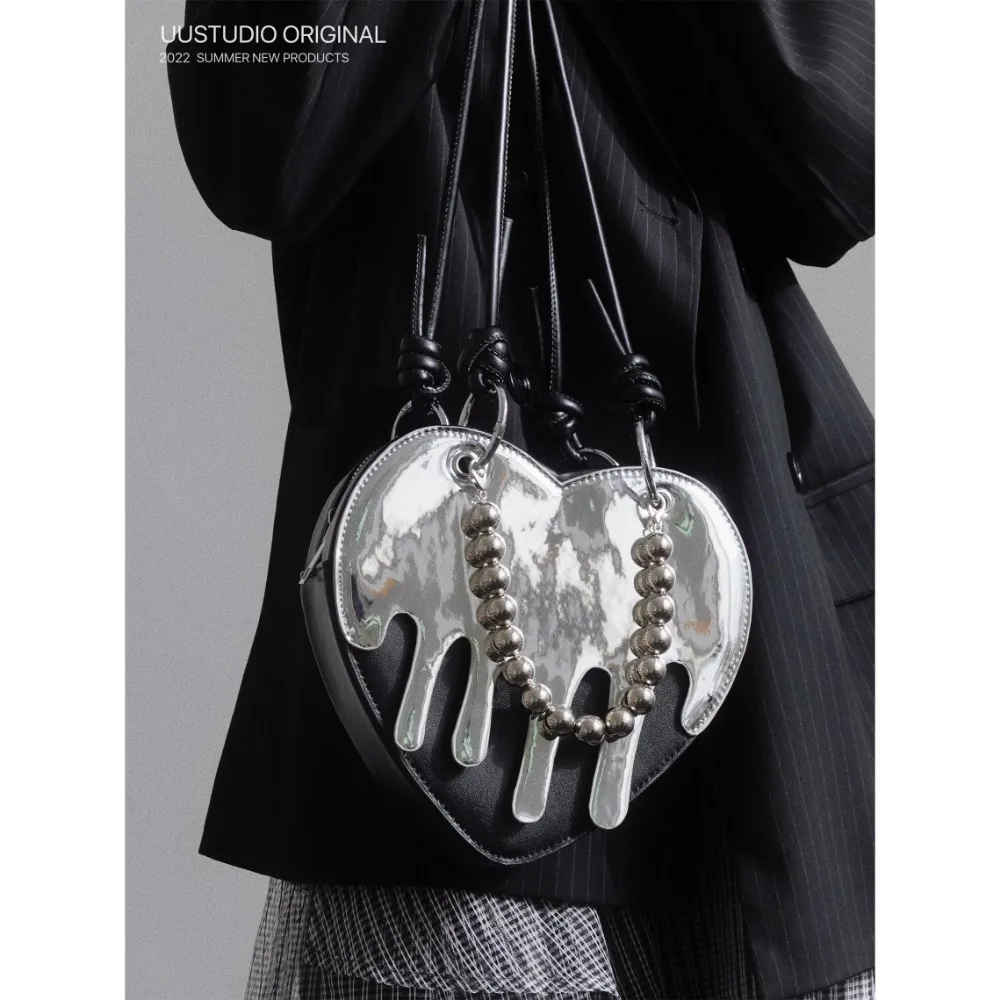 

Korean Niche Original Design Fashion Hottie Underarm Shoulder Bag Y2K Beading Love Shape Aesthetic Dark Style Women Designer Bag