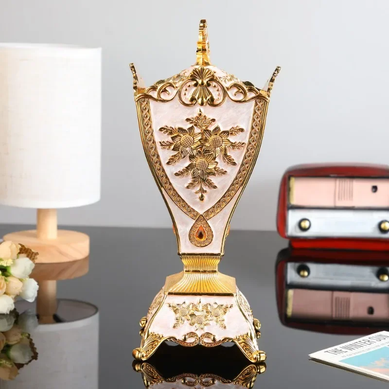 

European Vintage Incense Burner, Living Room Desktop Decorative Candlestick, Four Corners Exquisite Incense Burner Crafts.