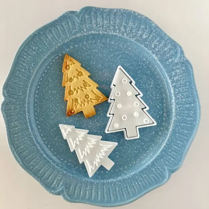 Christmas Tree Cookie Cutters Biscuit Mold Japanese Cute Cartoon Large and Small Fondant Tree Cutting Mold DIY Baking Tools cookie cutter baking mold cookie mould fondant cutter baking decorating tools