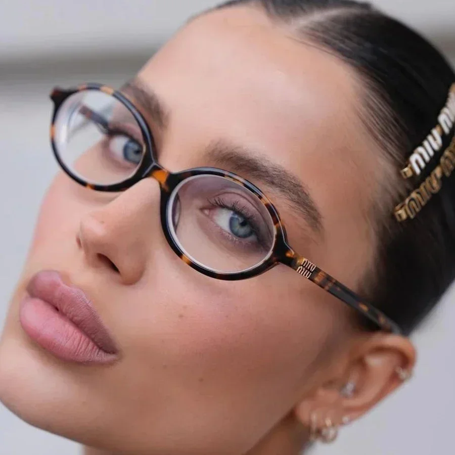 2025 �Ż� ��Ƽ�� ���� ���� �귣�� ���۶� ������ �Ż� �м� ����� �׶��̼� ���۶� ���� Y2K ���� �߿ܿ� ���۶�