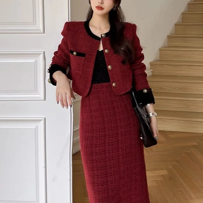 Xiaoxiangfeng Women's 2024 Autumn and Winter New Combination Round Neck Button Fashion Solid Color Pocket Casual Half Skirt Suit