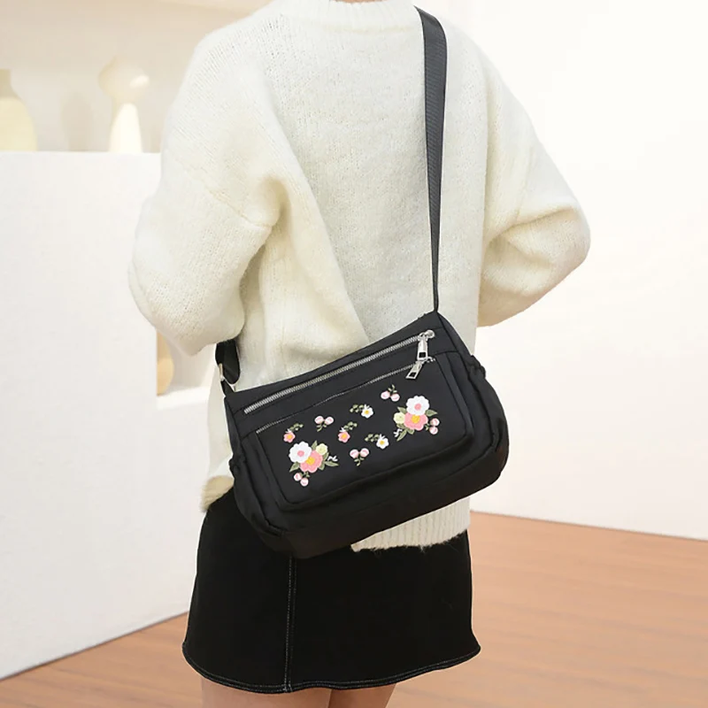 極美品✦MP Embroidery Casual Messenger Bag 極美品✦MP Embroidery Casual Messenger Bag Amazon.co.jp