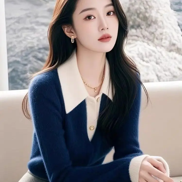 2025 Winter Women This Year, A Unique and Beautiful Knitted Top Is Popular. Milk Fufu Lazy with A Purple Fake Two-piece Sweater.