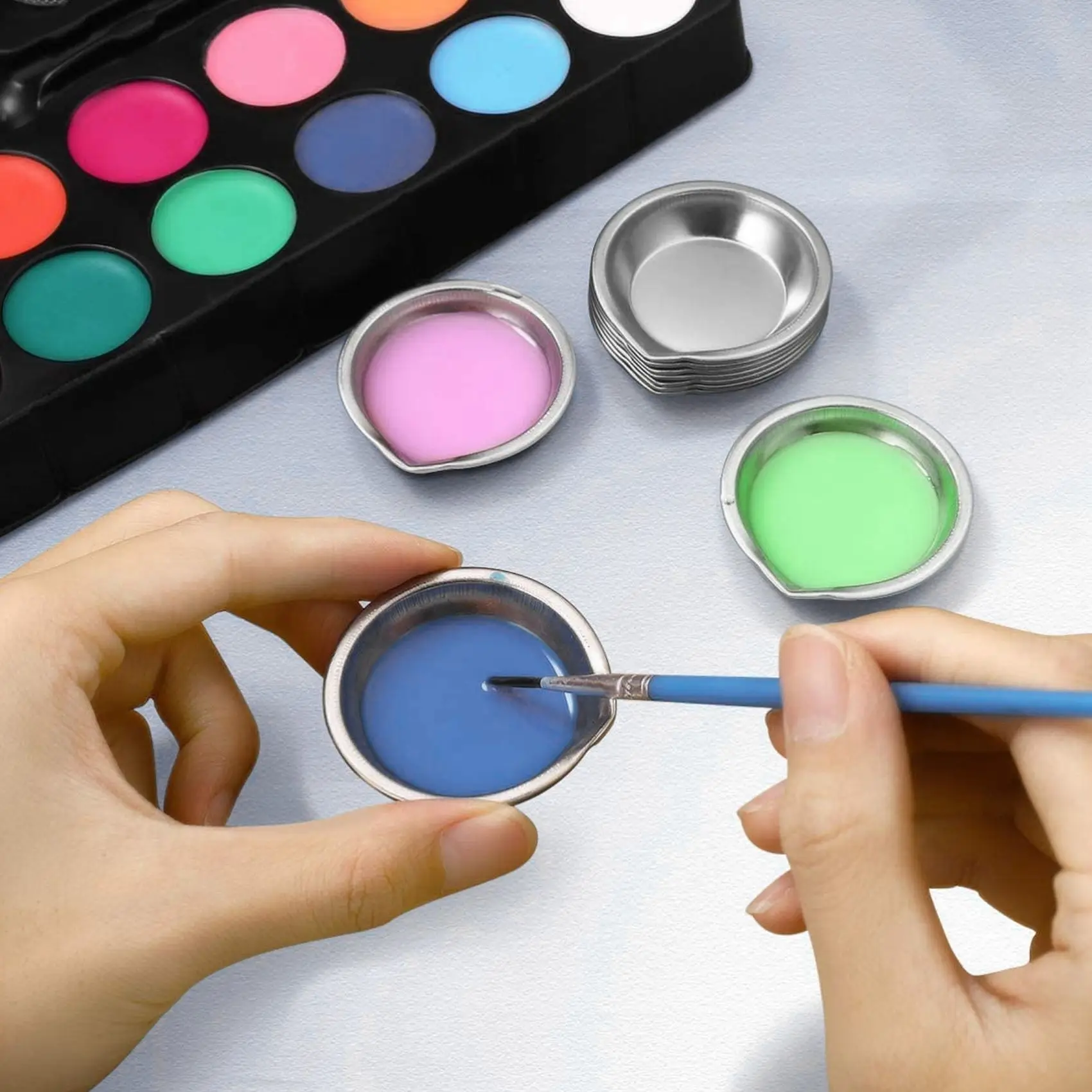 

12Pcs Makeup Palette Stainless Steel Small Round Paint Tray Artist Watercolours Paint Mixing Palette Tray for Artist