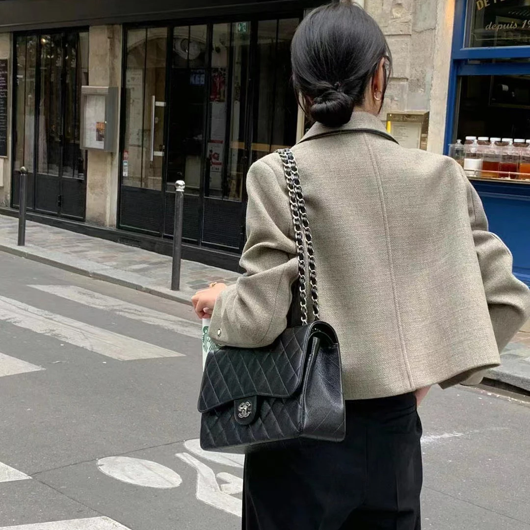 Рисунок 5 - Женский офисный пиджак с английским воротником