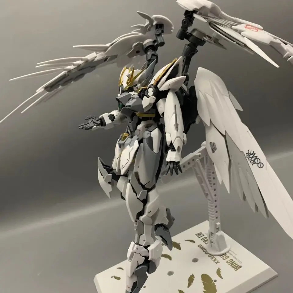 ロボット WING GUNDAM  WHITE PRELUDE REISSUE Amazon.com: Bandai Gundam FIX Figuration Metal Composite