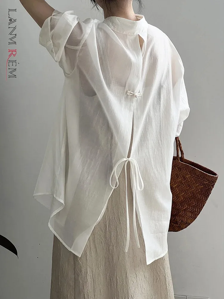 

[LANMREM] Split Design Sunscreen Women's Shirt Lapel Single Breasted Loose Blouse Korean Clothing 2024 Summer New Top 26D9039
