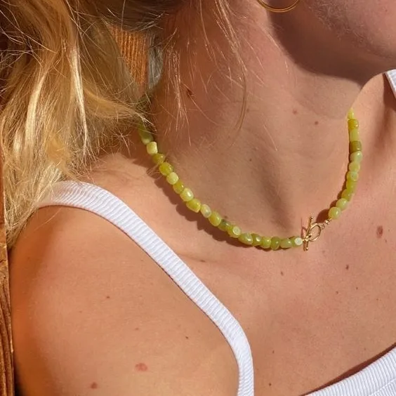 Ins Personalized Cow Fruit Green Natural Stone Irregular Necklace for Women Handmade Summer Choker Neckchain Vacation Style