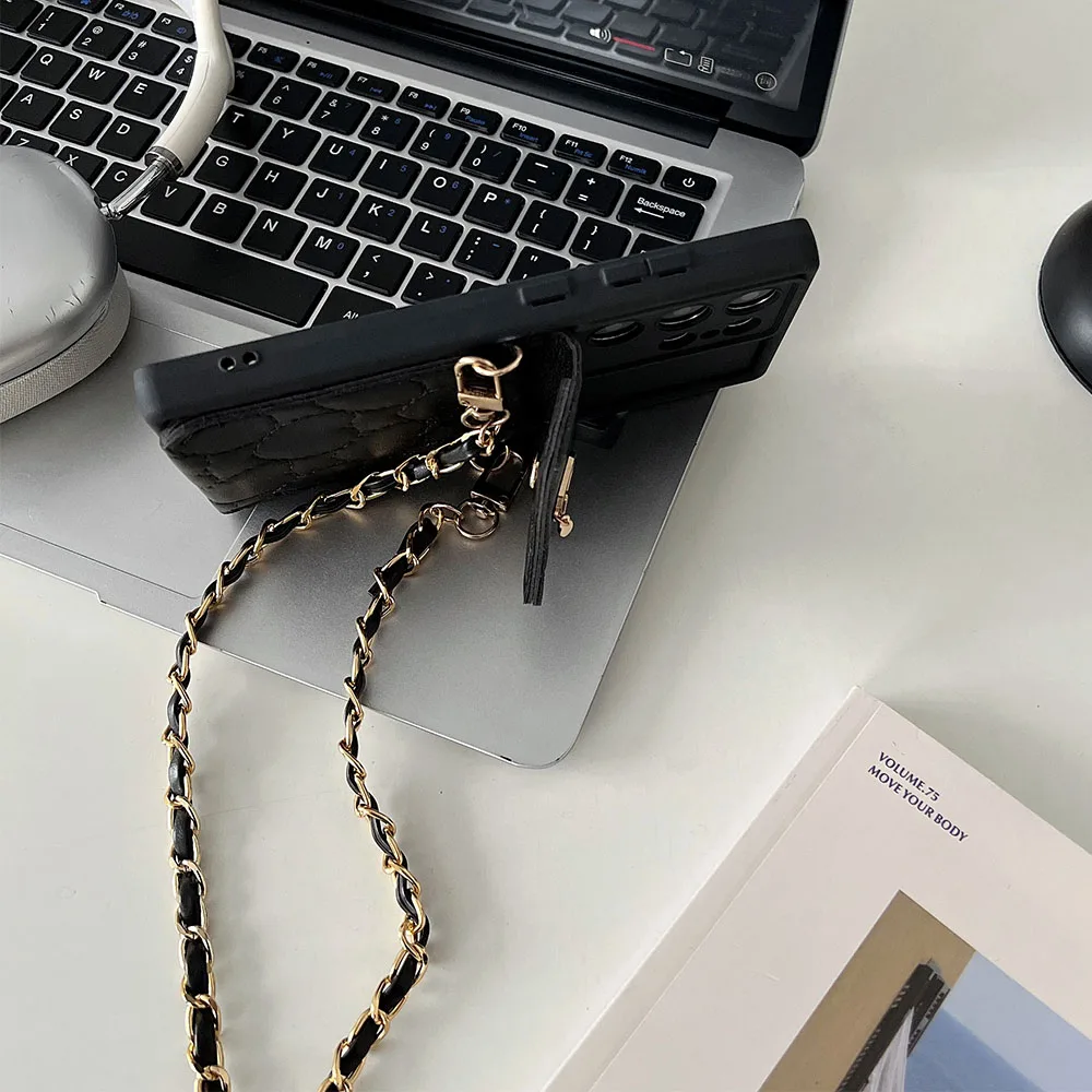 Sleek Crossbody Card Holder Wallet Case with Q Bag Design