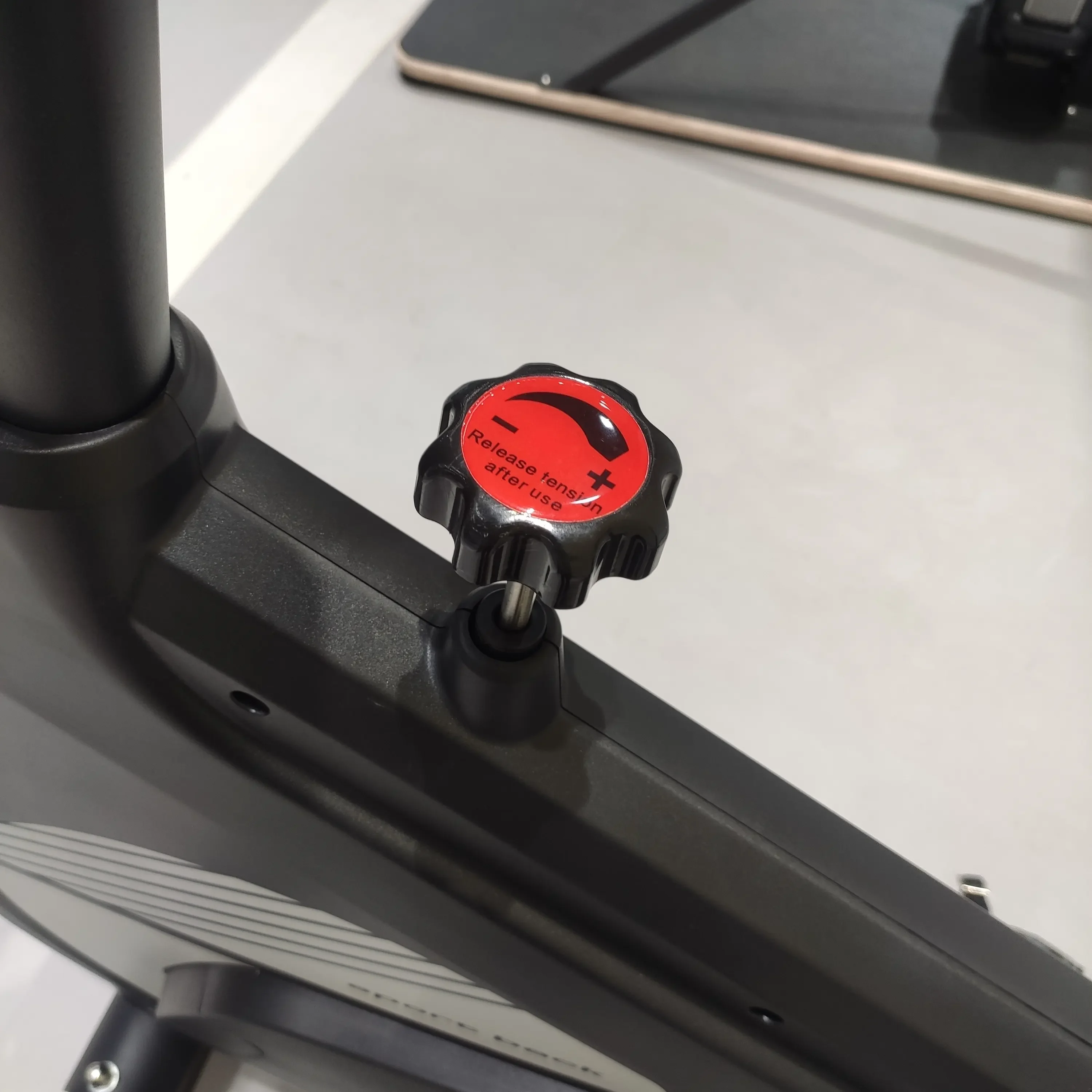 Factory Best Professional Indoor Spin Bike Commercial Magnetic Exercise Bike Steel Material For Gym Use