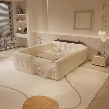 Letto per genitori e figli con testiera a forma di mucca, design color crema, con sponde di protezione e pannello alto, accessori per camera da letto
