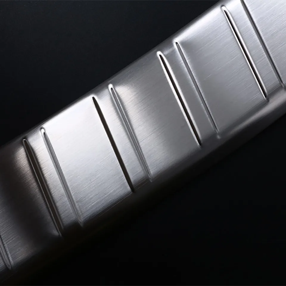 CHROMEMASTER | Protection De Pare-Chocs Arrière Pour Protéger Des Rayures | Compatible Avec Toyota Auris Hatchback, 5 Portes 2015-2019 | Acier INOX Poli/Chrome