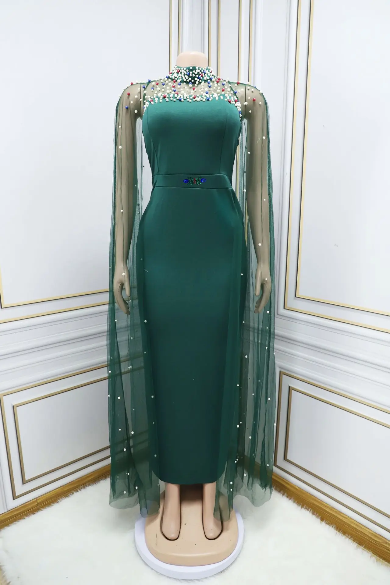 فستان نسائي