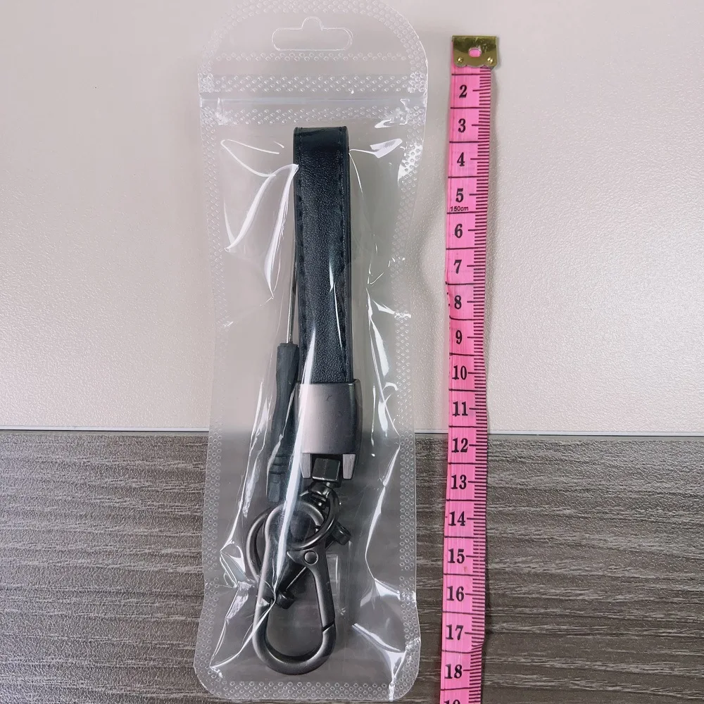 맞춤형 가죽 휴대용 로프 귀여운 가죽 스트랩 키체인 비즈니스 선물 가방 펜던트 키체인 개인 맞춤 키체인