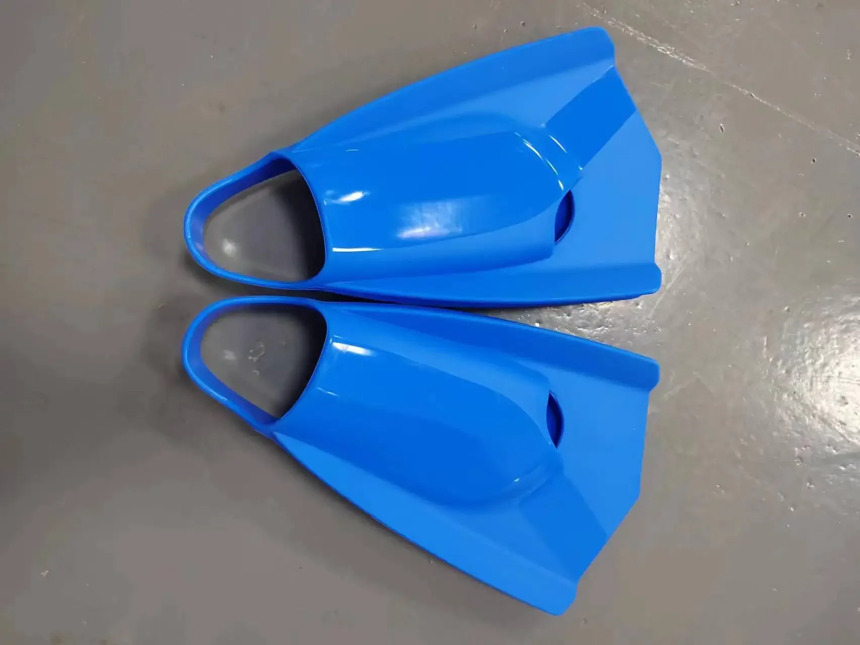 Pinne Da Nuoto In Silicone Unisex Con Sistema Di Drenaggio – Corte E Comode Per Snorkeling, Immersioni E Allenamento In Piscina, Antisfregamento - 3