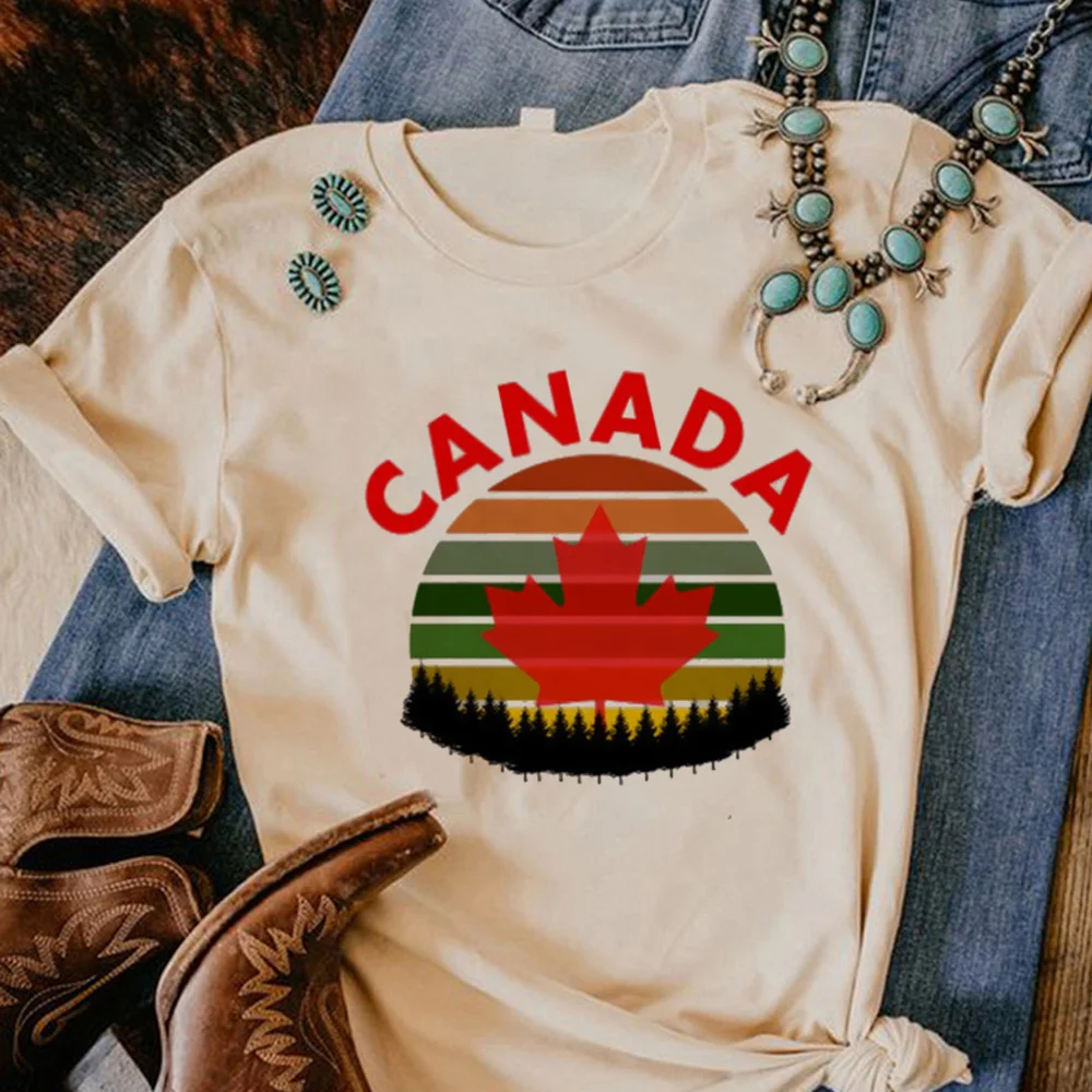 

Женская футболка в стиле Канады