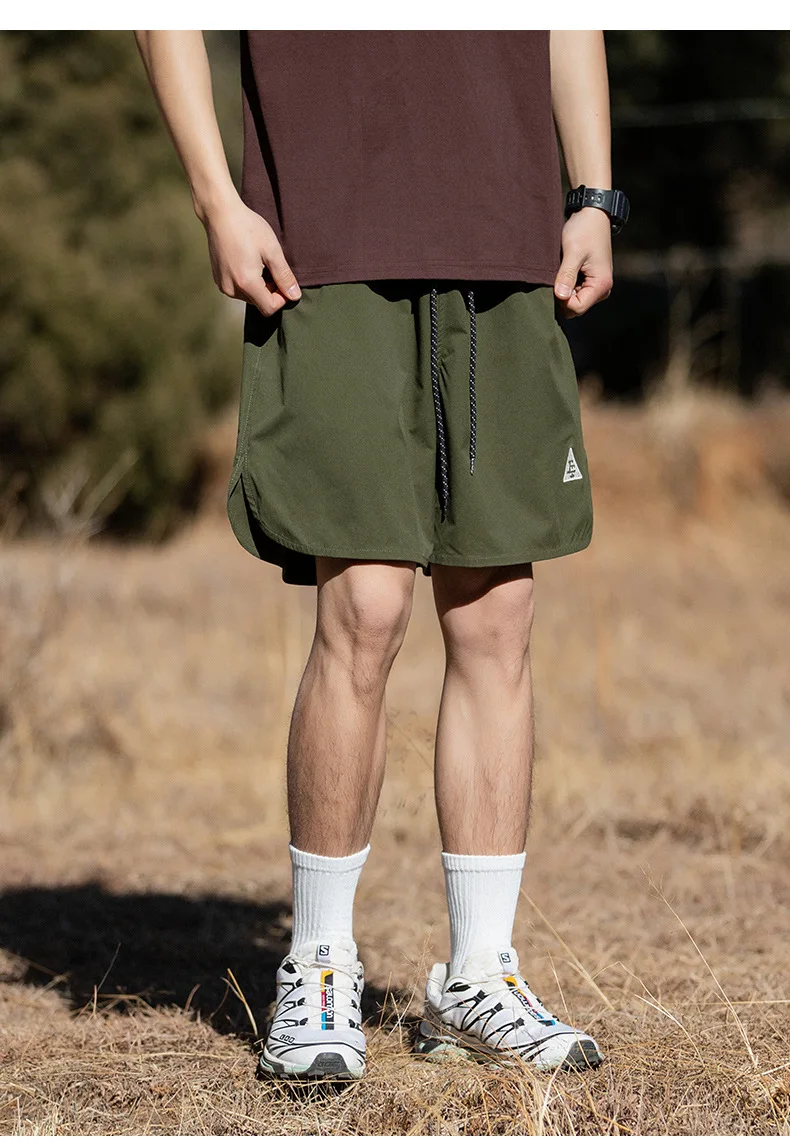 Рисунок 4 - Уличные свободные шорты с вышивкой