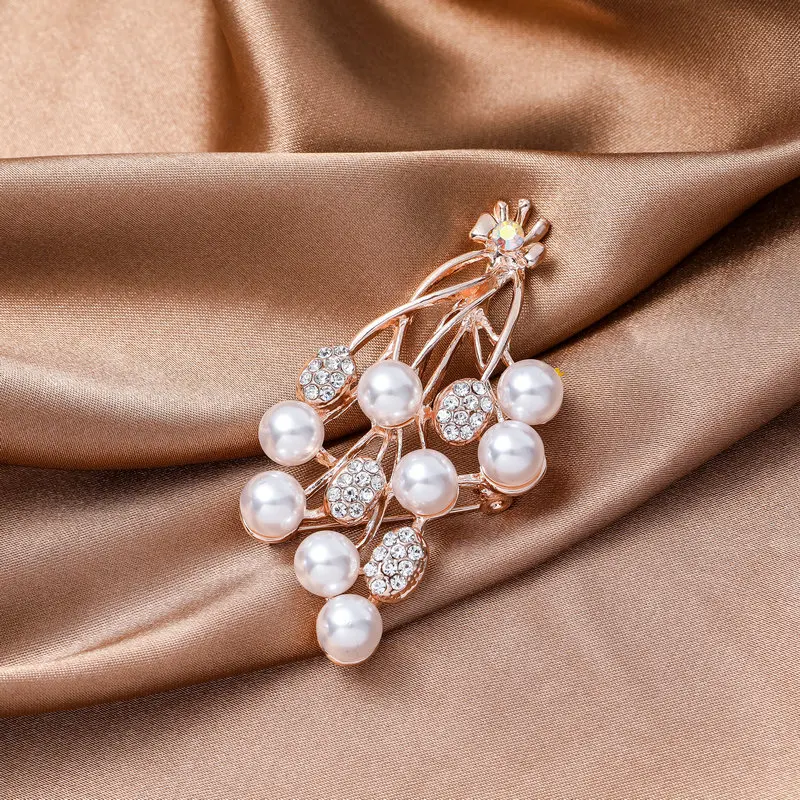 Spring Fashion Pearl Brooch Elegant Crystal Rhinestone Brooch Pins For Women  Girl Weddings Jewelry