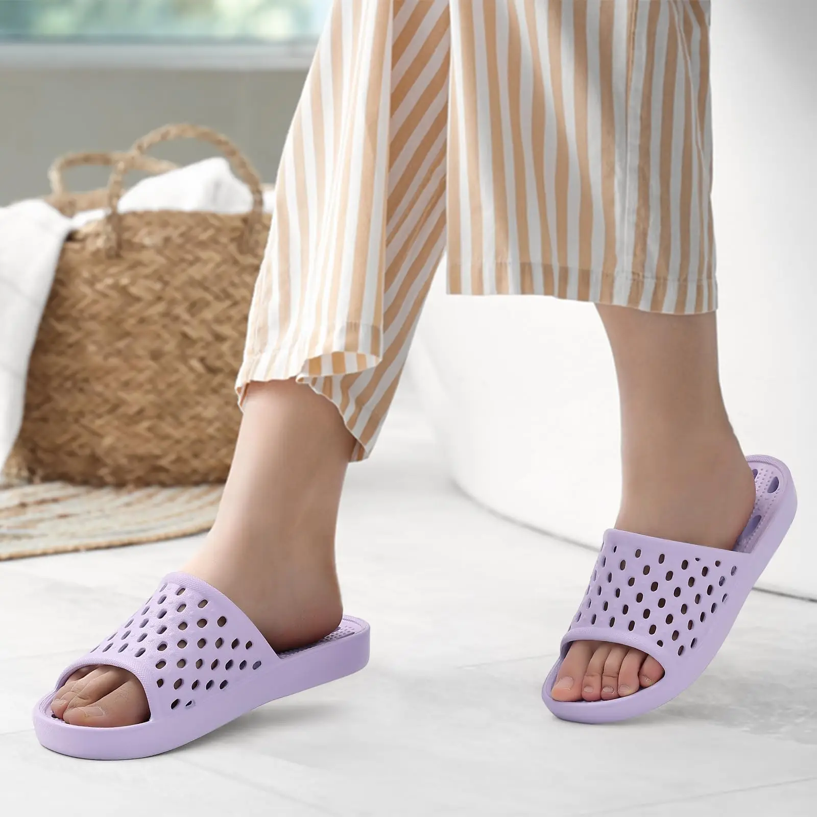 Comwarm Damen-Duschschuhe, rutschfest, schnell trocknend, Duschpantoffeln, leichte Pool-Sandalen mit Abflusslöchern für Strand, Badezimmer, Fitnessstudio – Detail 12