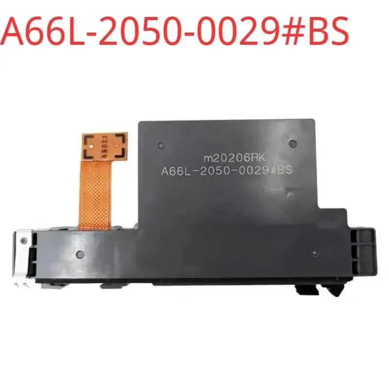 새로운 브랜드 Fanuc A66L-2050-0029    A/    B/    C/    BS/    카드 슬롯은 새롭고 독창적입니다.