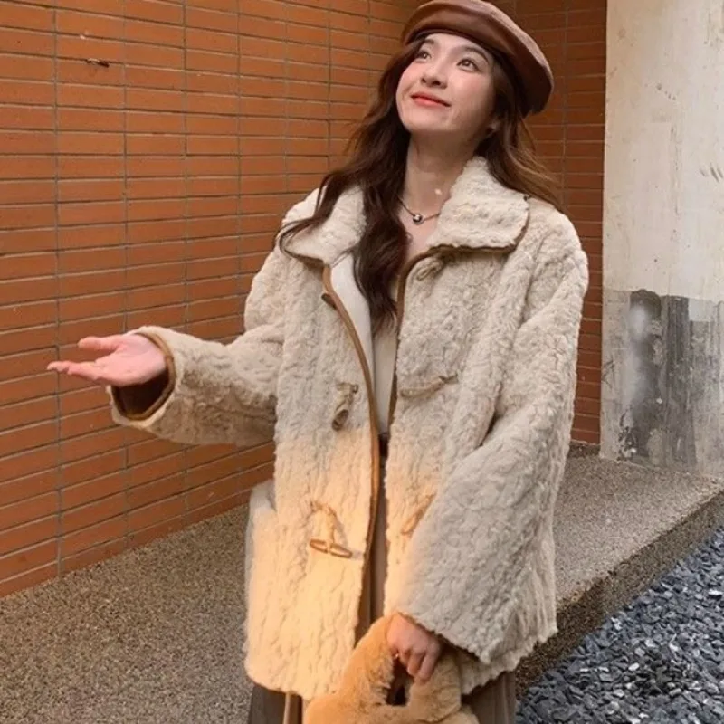 Women Horn Button Lamb Wool Coat Female Fashion Fur Integrated Loose Fur Outwear Casual Thicken Soft Glutinous Plush Outcoat