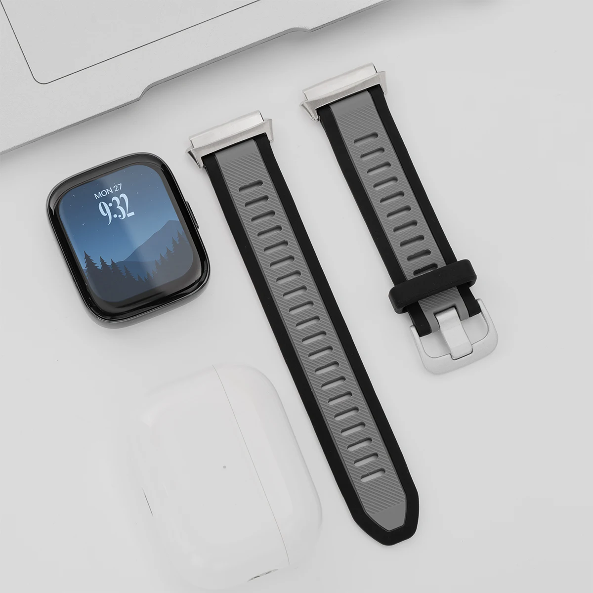 Two-Tone Silicone Sport Strap for Smartwatch - Adjustable Bracelet