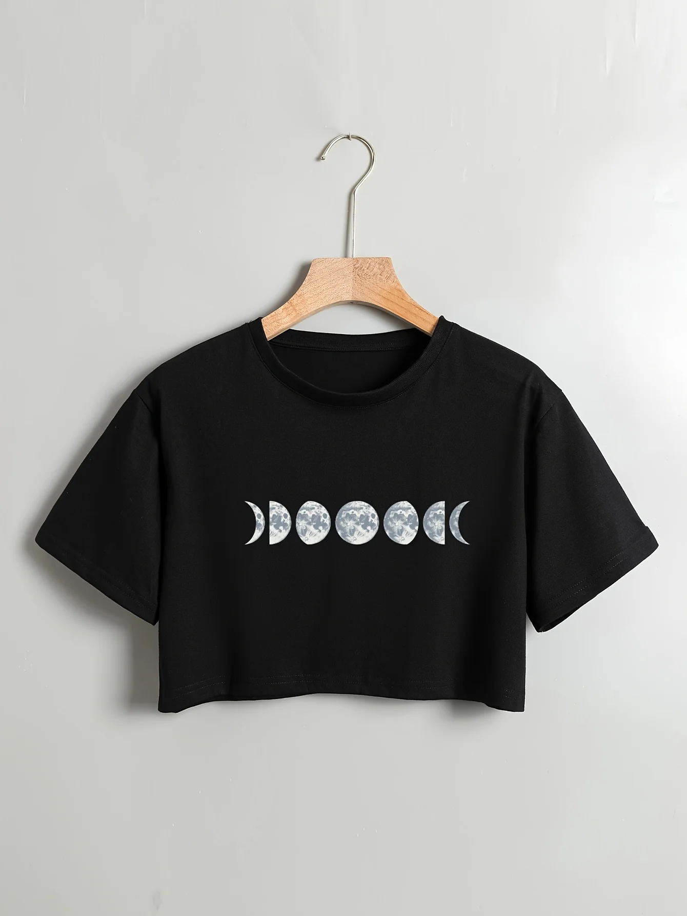 Celestial Moon Print Crop Top T-shirt - Stylish Crew Neck Short Sleeve Perfect for Spring & Summer - Lightweight Fashion 1