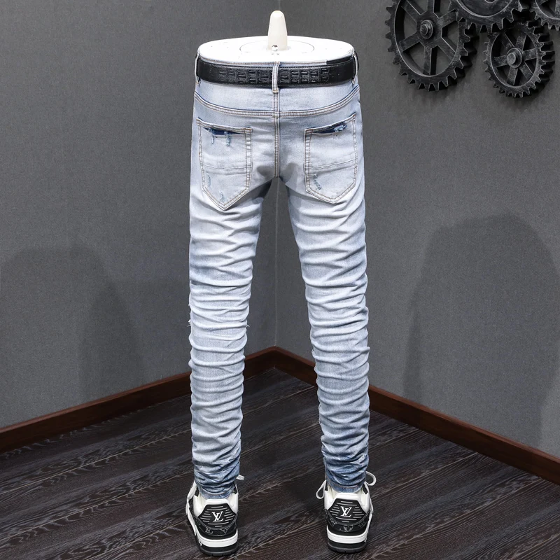 Street Fashion Men Jeans Retro Light Blue Elastic Skinny Fit Ripped Jeans Men Hole Leather Patched Designer Hip Hop Brand Pants