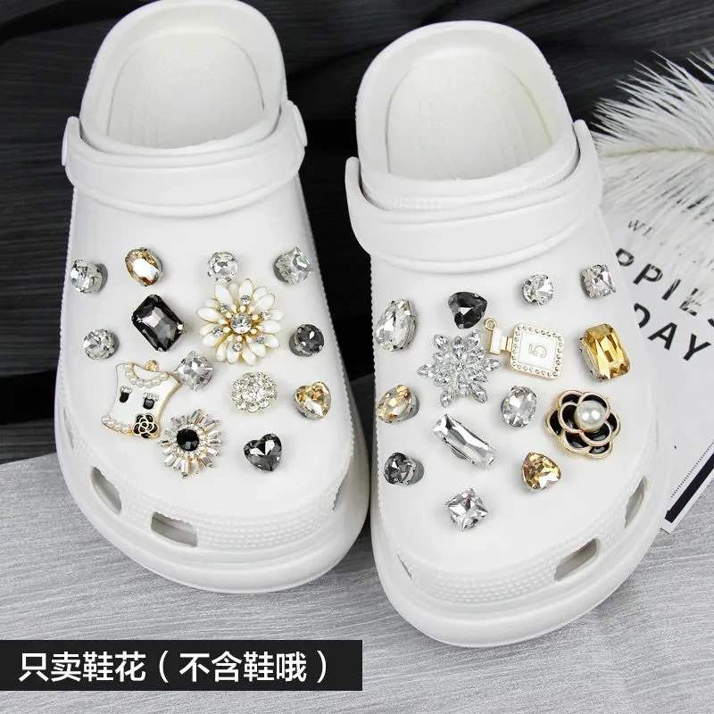 

New Fashion Diamond Jewelry Gold Metal Charms for Croc DIY Shoe Aceessories Croc Charms Clogs Decorations Women Girls Gift