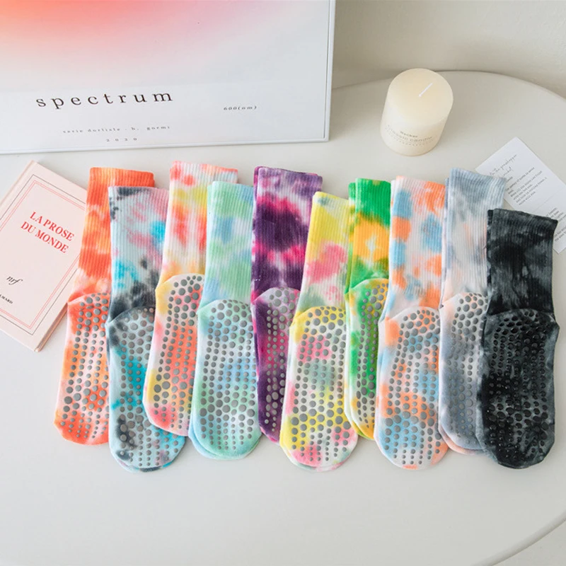 

2023 Hot Selling Women's Socks Cotton Camouflage Fashion Mid-Thigh Socks Yoga Dotted Rubber Sweat-Absorbing Ladies Sports Socks