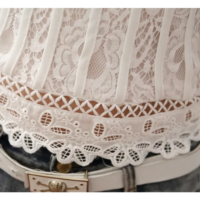 Blusas Casuais de Verão: Uma Toque de Elegância e Conforto 6 Blusa Casual de Verão com Mangas Pétalas