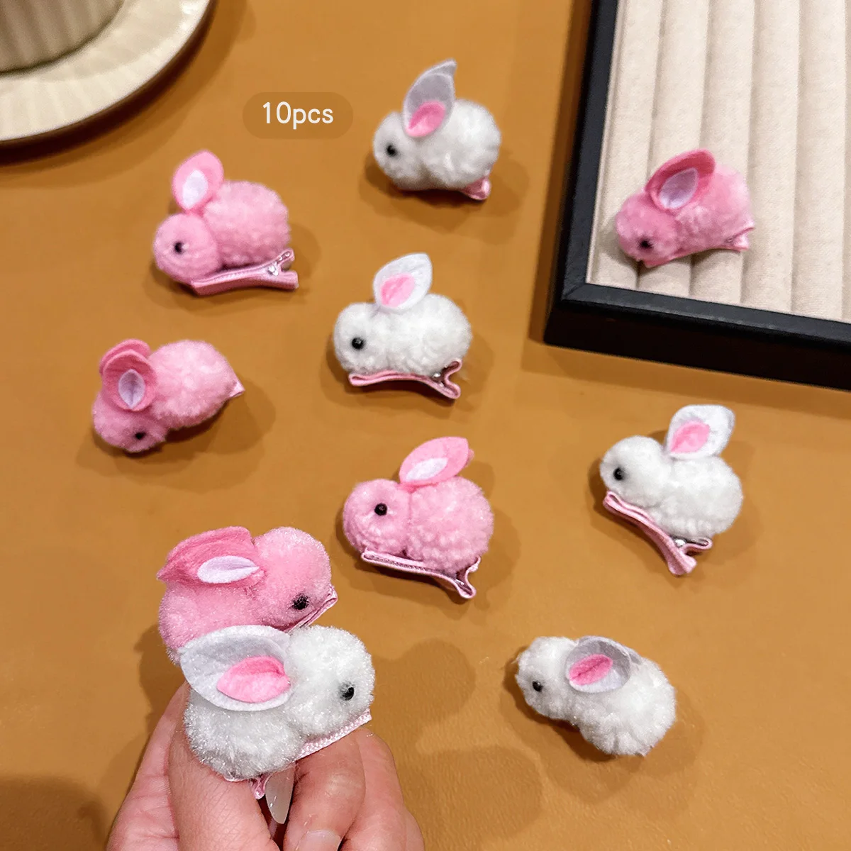 10 kleine und niedliche Haarspangen aus weißem und rosa Kaninchenhaar, geeignet für den täglichen Gebrauch als Haaraccessoires – Detail 5