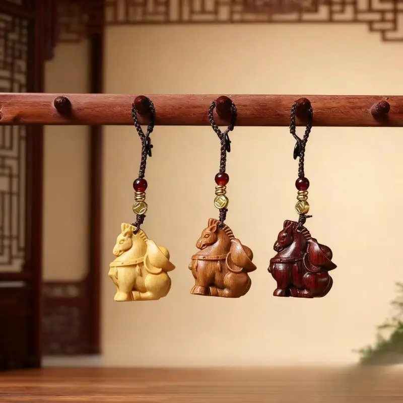 창의적인 나무 조디악 말 열쇠고리 마스코트 포니 가방 펜던트 장식 나무 공예품 액세서리 새해 선물