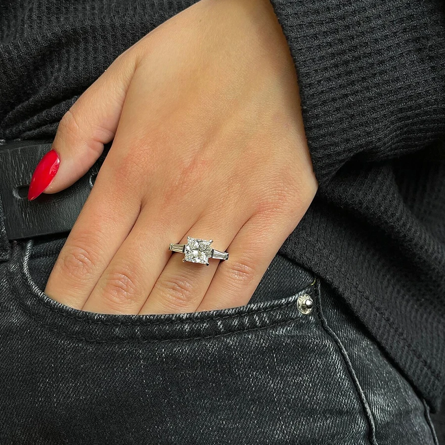 Рисунок 2 - Обручальное кольцо с алмазным покрытием