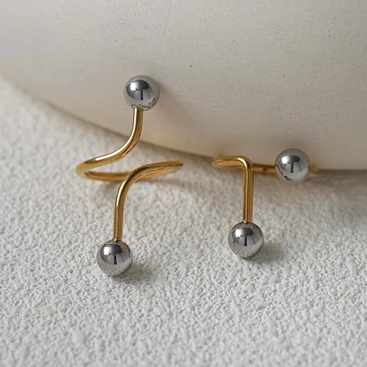Fashion Line Stahlkugeln Design Edelstahlringe 18K vergoldet Wasserdichter Damenschmuck für den täglichen Gebrauch Urlaub am Meer – Detail 7