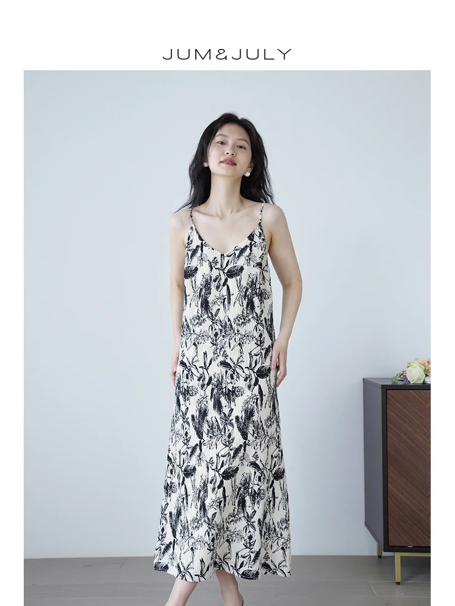 

2023 Summer New French Print Strap Dress for Women's Small Figure Design Feeling Fragmented Flower Long Dress