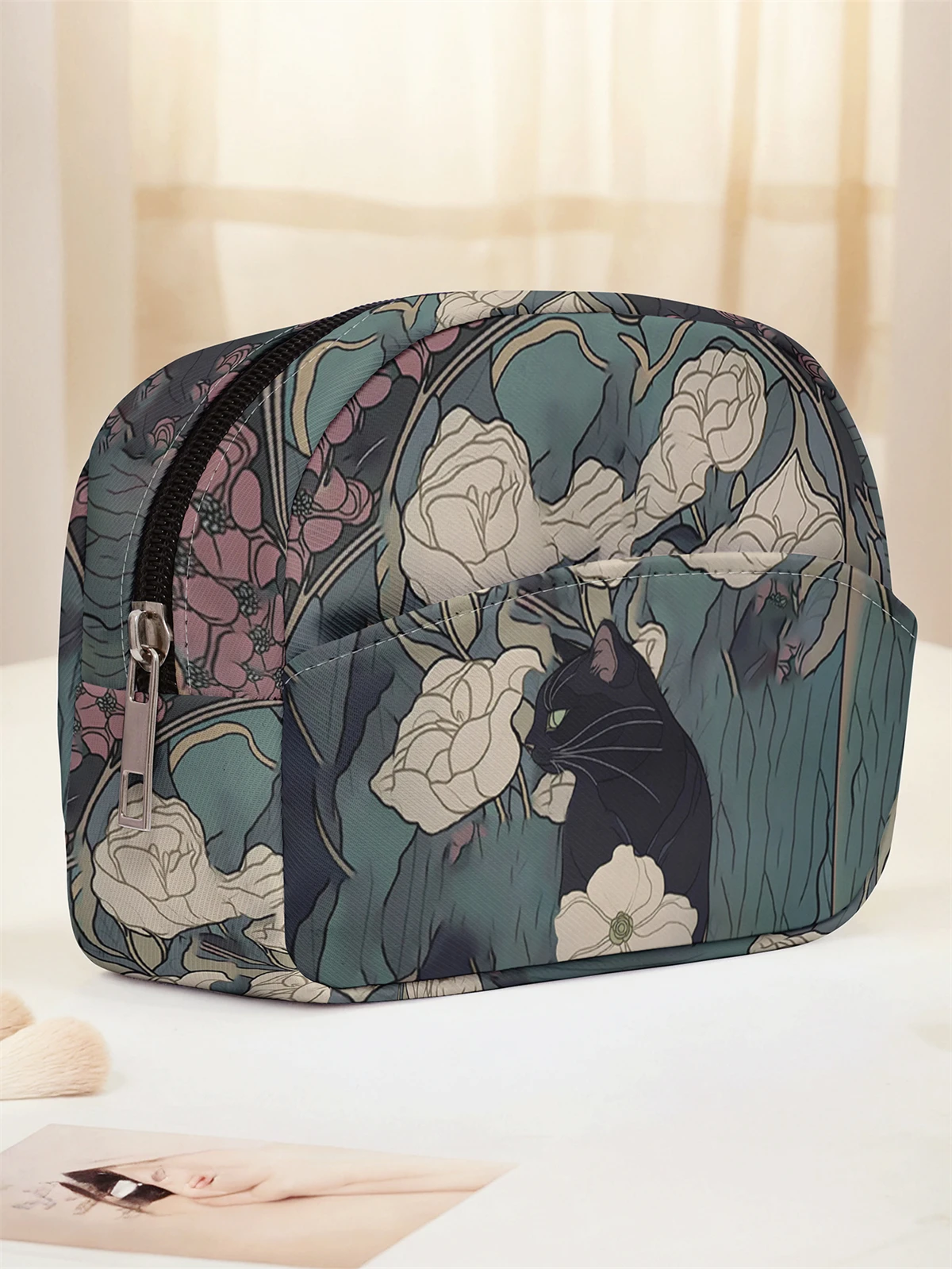Cute cat pattern printed makeup bag, multi pocket design, portable toiletry bag, lightweight, suitable for travel and outings