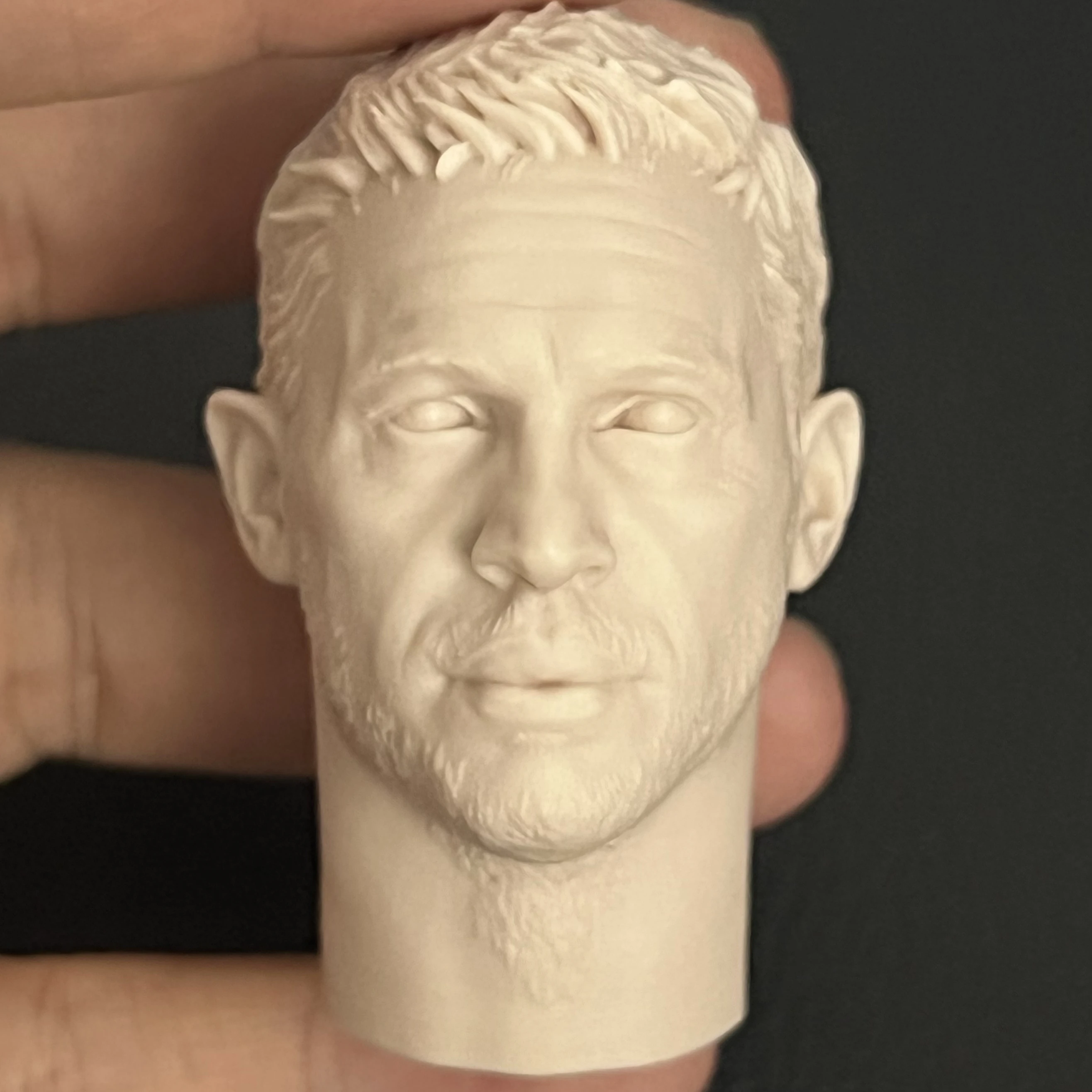 

Том Харди мужской актер голова скульптура резьба солдат 1:6 Неокрашенная кукла игрушки модель подходит для фигурки тела