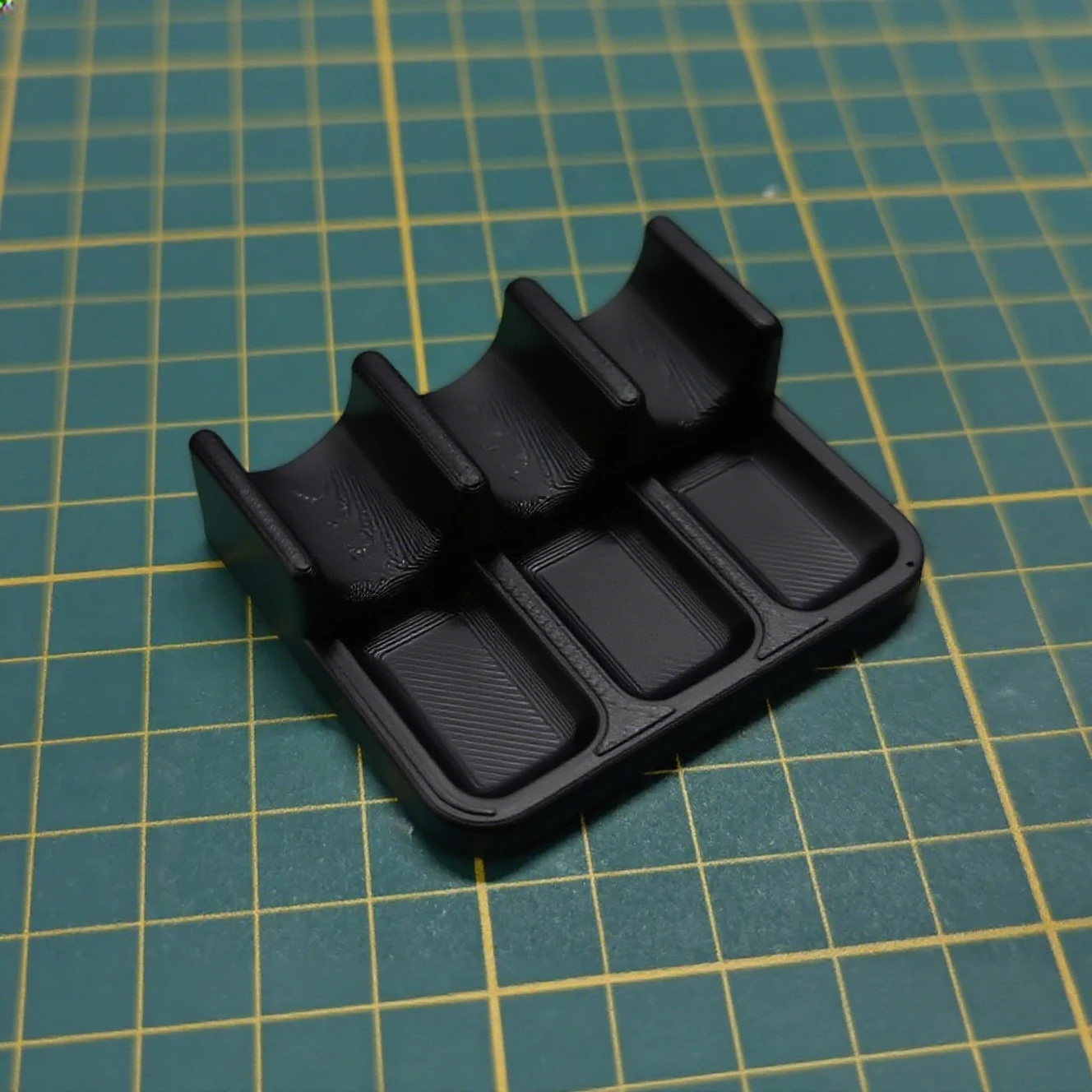 1pc Plastic Brush Holder,Easy to Clean, Convenient to Carry, Space-Saving Watercolor and Acrylic Oil Painting Brush Storage Box