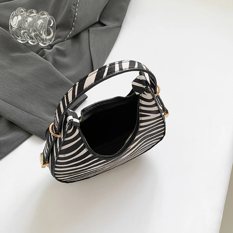 Crescent-shaped Underarm Bag for Women Brown Black Leopard Handbag Clutch Bag Female Vintage PU Leather Crossbody Bags Versatile