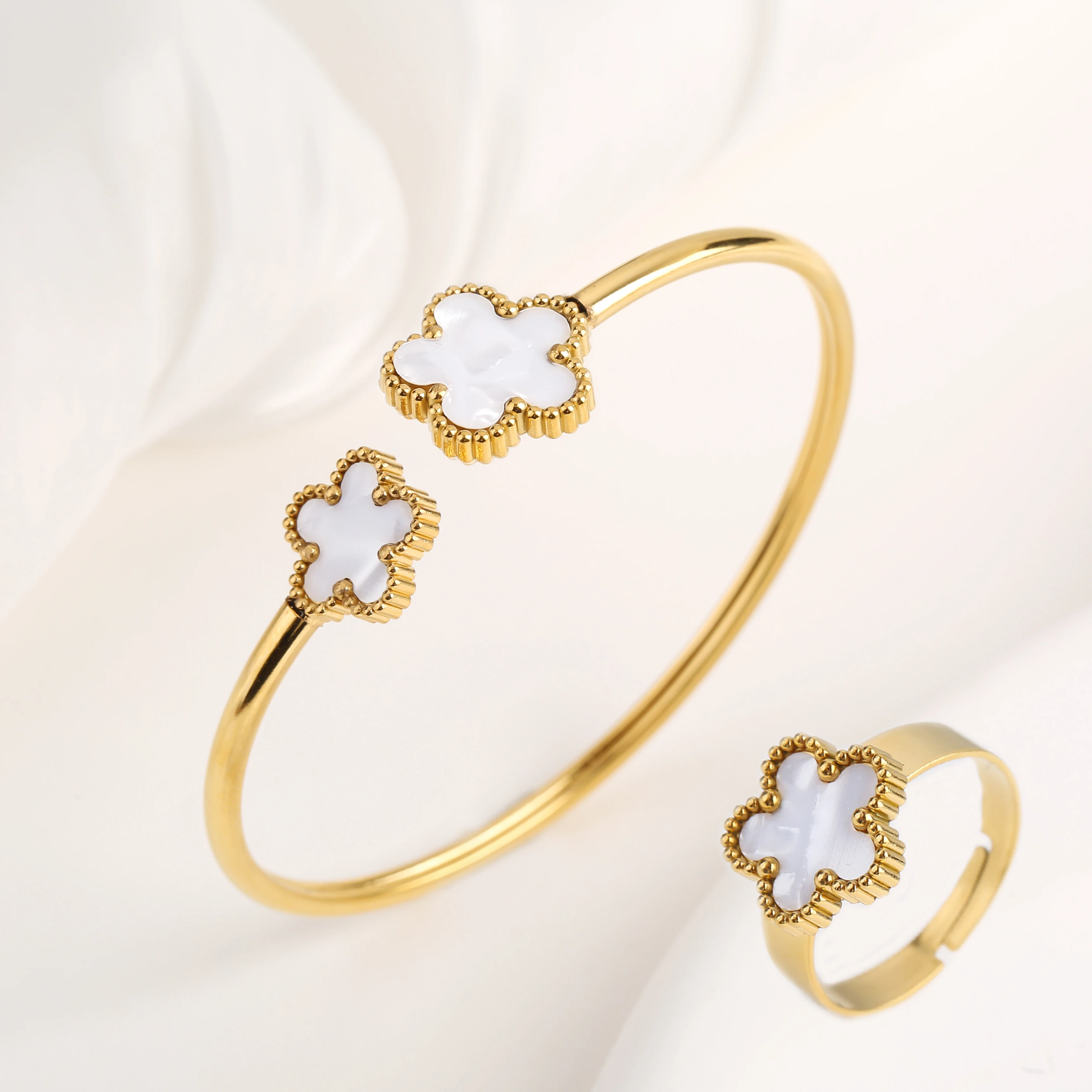 Stainless Steel FIve Leaf Flower Bangle Ring Jewelry Set For Women Waterproof Fashion Party Gift Clover